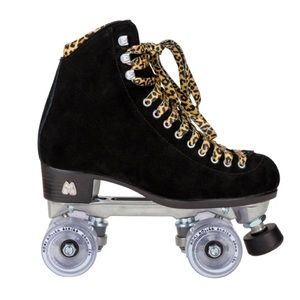 Moxi Panther Roller Skates Size 7 (W8)